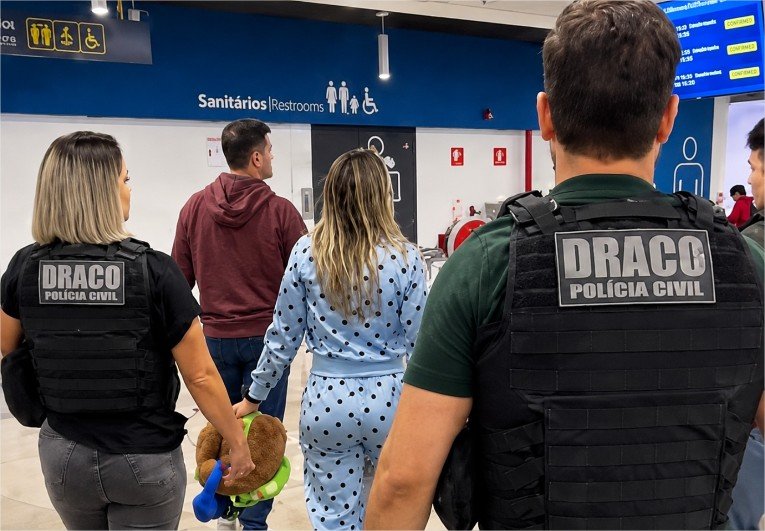 Polícia Civil prende esposa de homem apontado como braço direito de líder de facção