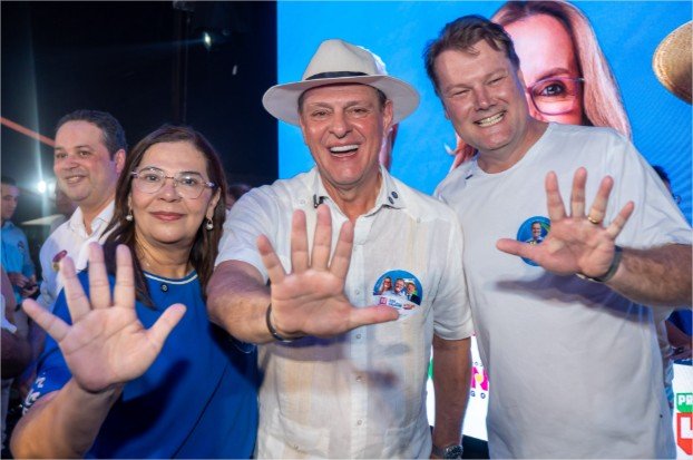 Fávaro lança campanha à reeleição ao lado da maior frente progressista da história de Mato Grosso