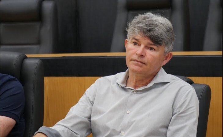 Zé Medeiros cobra respostas sobre ‘apagão orçamentário’ de R$ 105,5 bilhões no governo Lula
