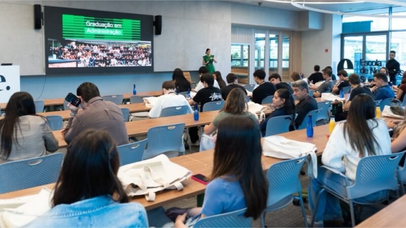 Saint Paul e EXAME trazem a Cuiabá experiência que aproxima famílias da graduação em Administração