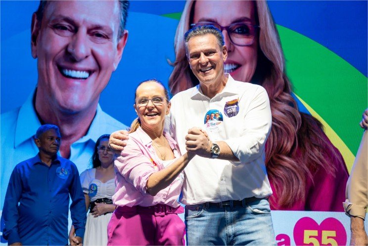 Com apoio de 15 vereadores, Fávaro reúne 3 mil pessoas em Várzea Grande