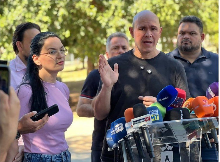 Abilio recua de licença e diz que ainda avalia se deixará Prefeitura para acompanhar Samantha