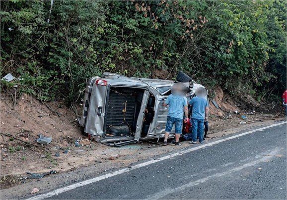 S10 e veículo de carga colidem na BR-163 entre Nova Santa Helena e Itaúba