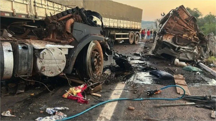 Saiba mais sobre a colisão que deixou três mortos na BR-158 em Mato Grosso