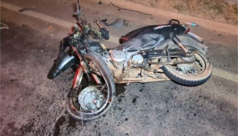 Motociclista morre após colidir moto contra caminhão em MT