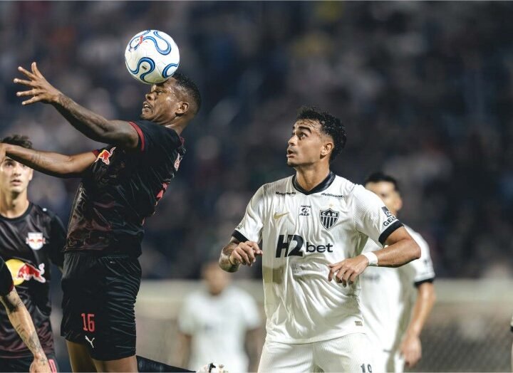 Atlético vence Bragantino, fora de casa, e fica numa boa na Sula