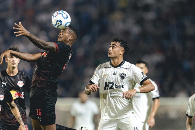 Atlético vence Bragantino, fora de casa, e fica numa boa na Sula