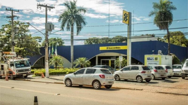 Governo de MT paga salários dos servidores nesta sexta