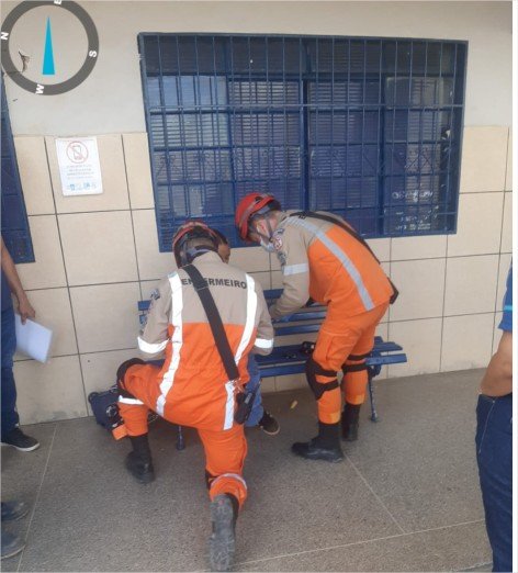 Corpo de Bombeiros socorre adolescente com falta de ar em escola