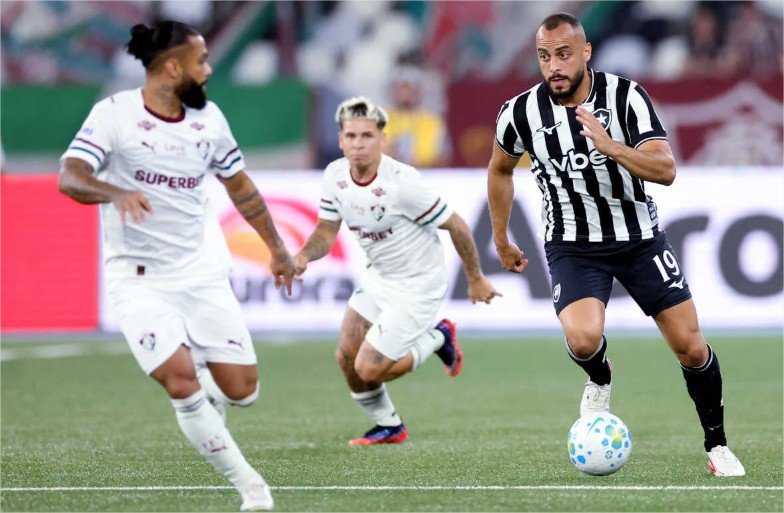 Botafogo e Fluminense fazem clássico animado, mas ficam no empate