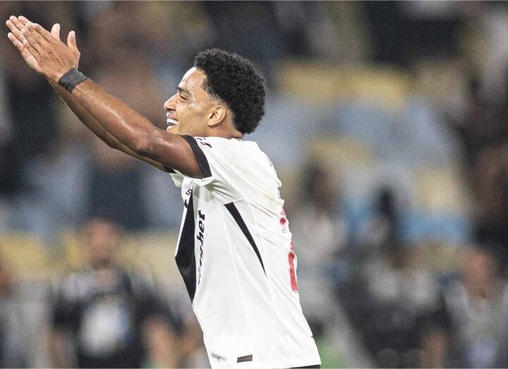 Brenner detona o Fluminense. Vasco nas quartas da Copa do Brasil