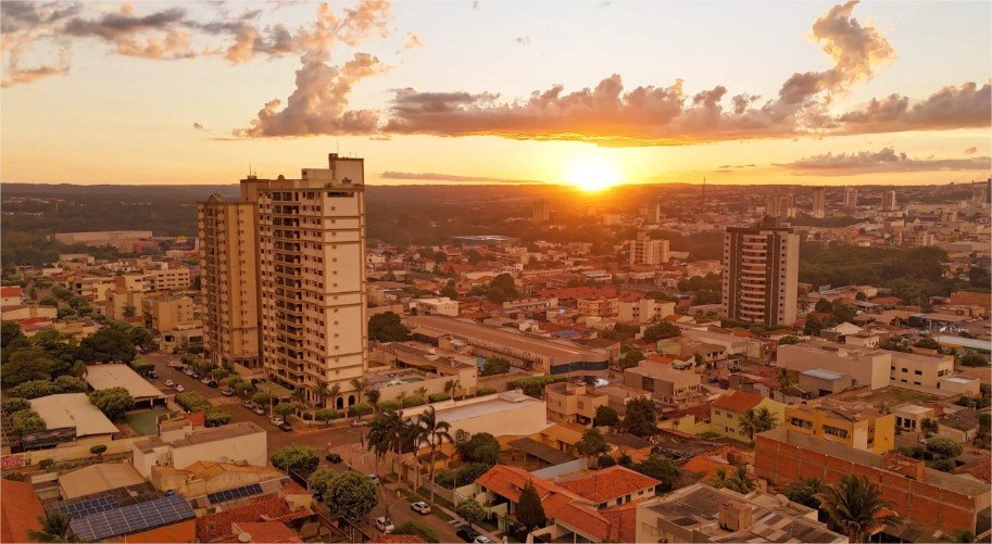 Calor de até 40°C ganha força em Mato Grosso neste domingo (16)
