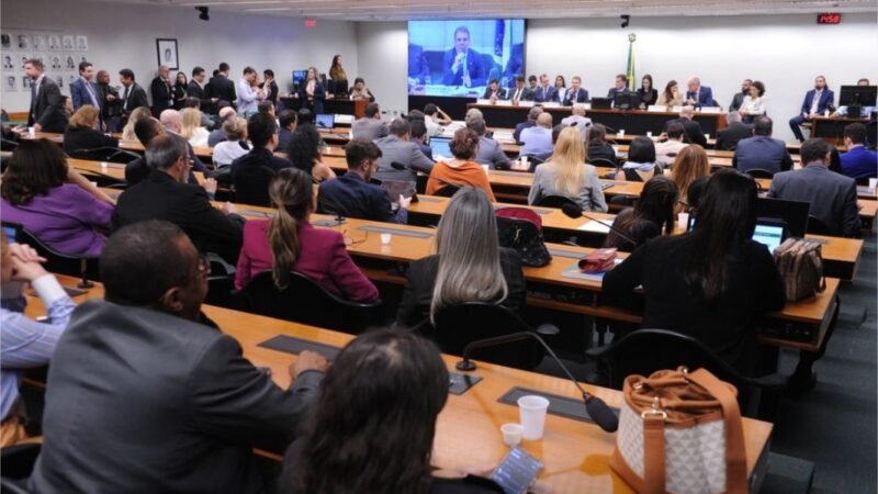 Câmara instala comissão para analisar PEC da redução da maioridade penal; entenda