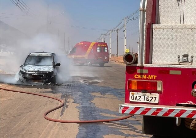 Corpo de Bombeiros controla incêndio em veículo na BR-163