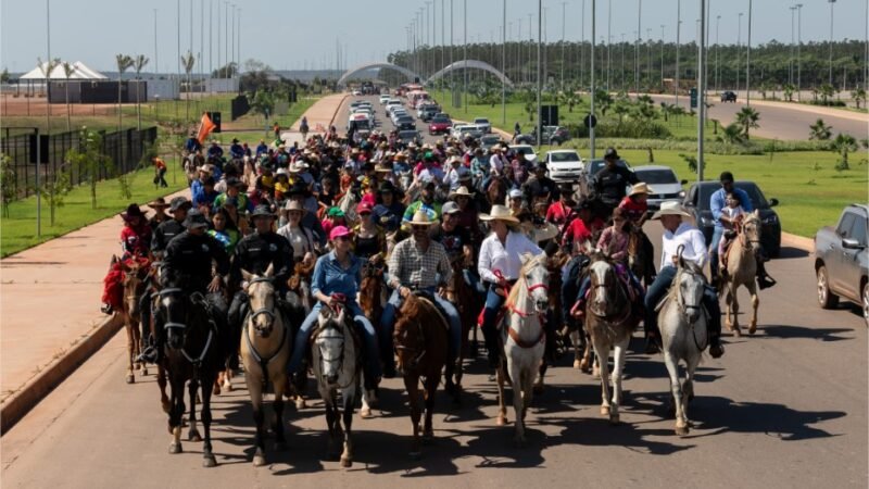 Cavalgada e procissão de caminhoneiros marcam último dia do Mato Grosso AgroFestival