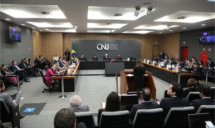 CNJ extingue aposentadoria compulsória como pena máxima a magistrados que cometem crimes