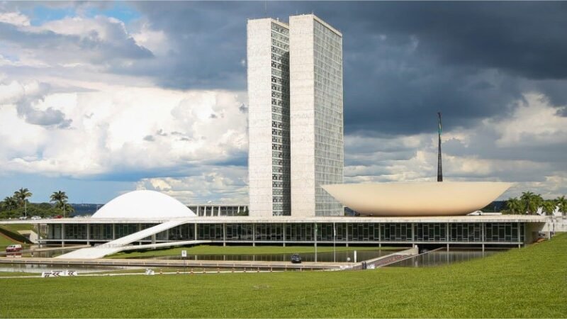 Congresso retoma trabalhos com pauta enxuta e foco nas eleições