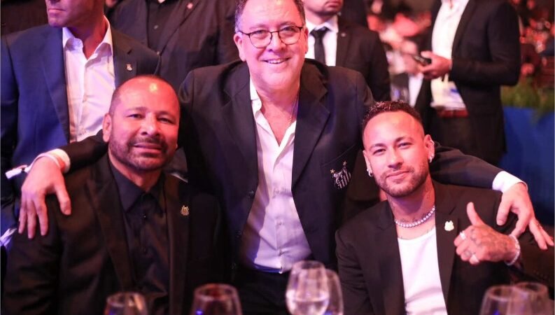 Santos paga transfer ban com ajuda da empresa do pai de Neymar