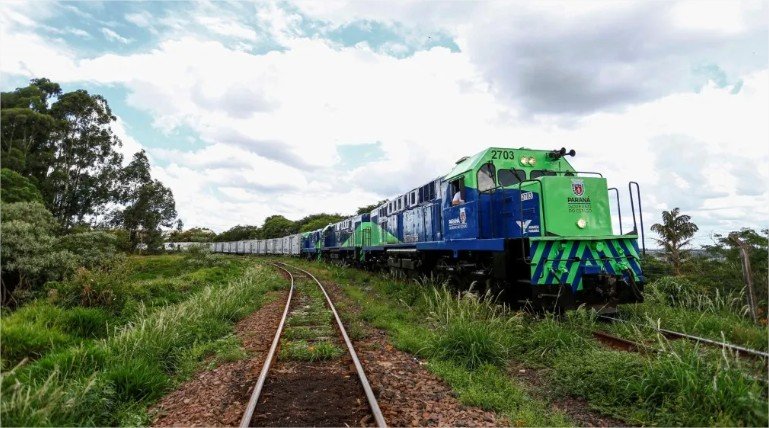 Expansão ferroviária que beneficiaria o agro encalha de novo