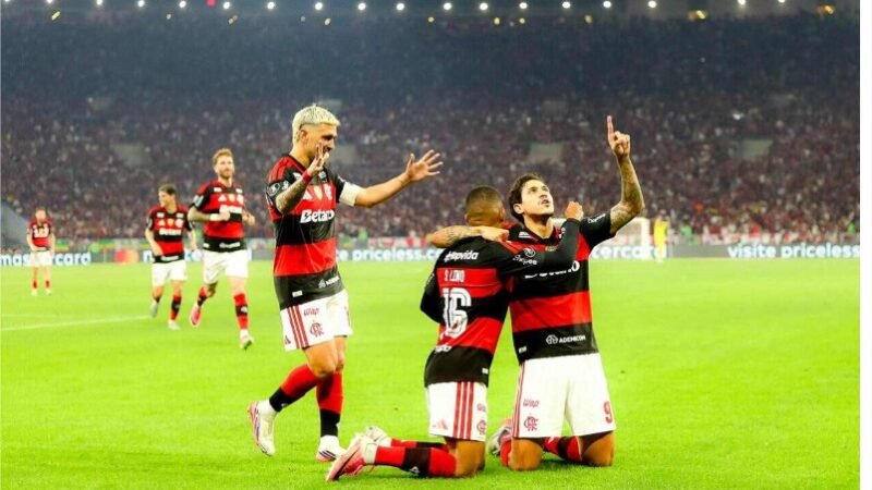Flamengo vence o Cruzeiro e vai às quartas de final da Libertadores