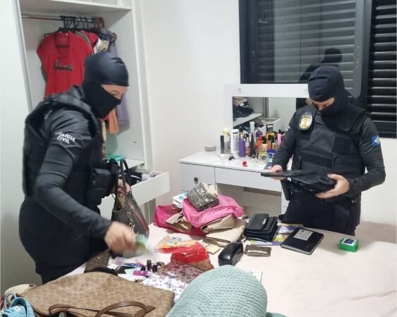 Polícia Civil cumpre 48 ordens judiciais contra integrantes de facção criminosa envolvida com tráfico e lavagem de dinheiro