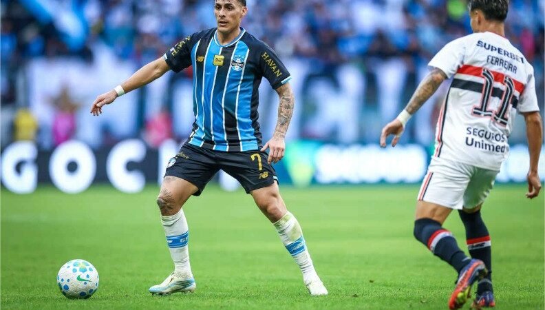 Pavón revela segredo após o 2º gol de falta consecutivo pelo Grêmio