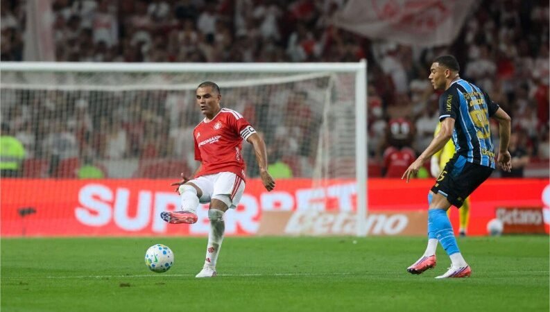 Mercado se revolta com arbitragem do Gre-Nal: “Onde está o VAR?”