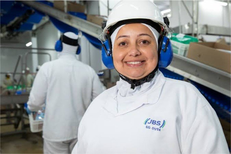 JBS está com mais de 100 vagas de emprego abertas em MT