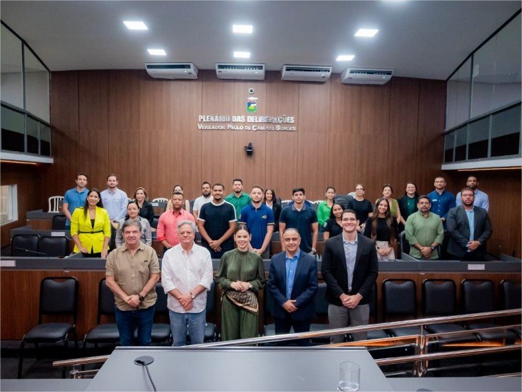 Michelly Alencar promove debate sobre a chegada da ferrovia a Cuiabá