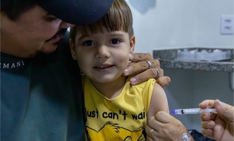 Cuiabá confirma 23 casos de meningite em 2026