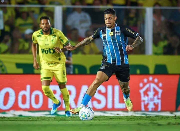 Amuzu marca, e Grêmio arranca empate com o Mirassol