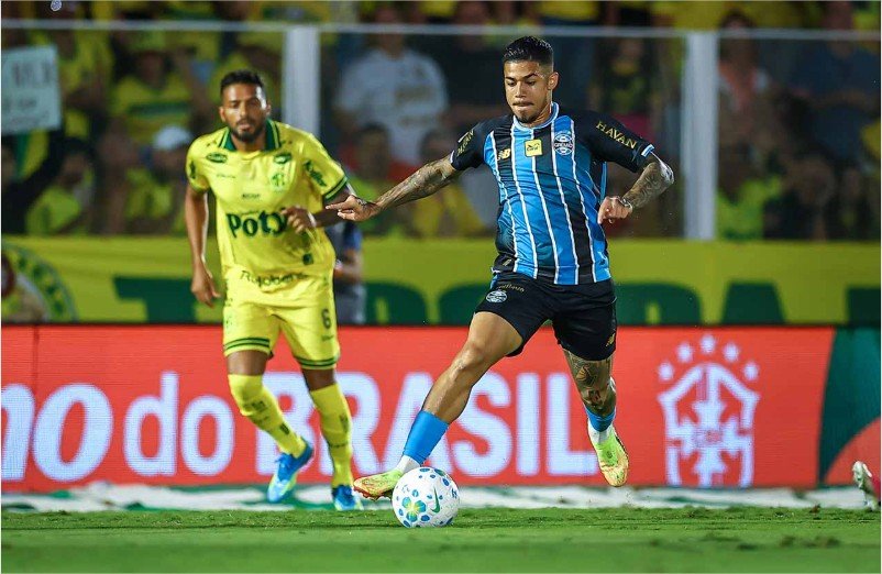 Amuzu marca, e Grêmio arranca empate com o Mirassol