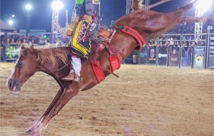Competidores da PBR promovem workshop gratuito para quem sonha em seguir carreira no rodeio em Cuiabá