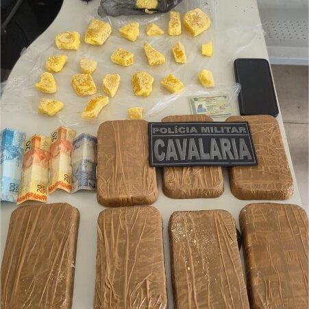 Cavalaria da PM prende homem com sete tabletes de pasta base em Chapada dos Guimarães