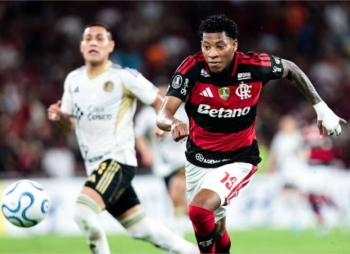 Flamengo encaminha venda de Plata ao Dínamo de Moscou; veja valores