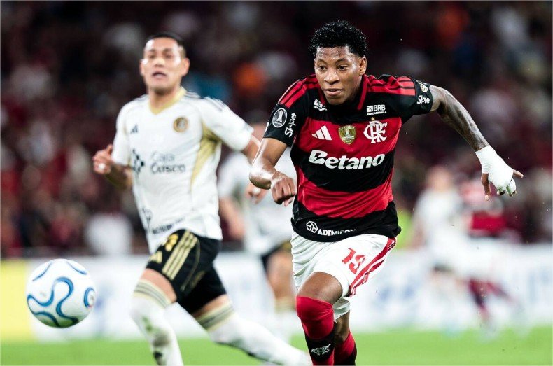 Flamengo encaminha venda de Plata ao Dínamo de Moscou; veja valores