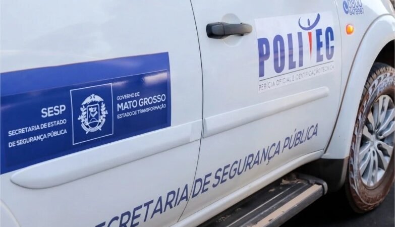 Homem é encontrado morto com pés amarrados e corte no pescoço em Cáceres; carro abandonado intriga investigação