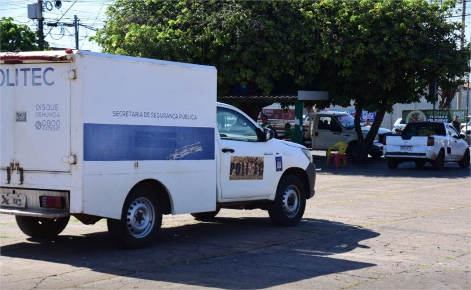 Mulher é morta a facadas pelo companheiro na frente do filho de 7 anos
