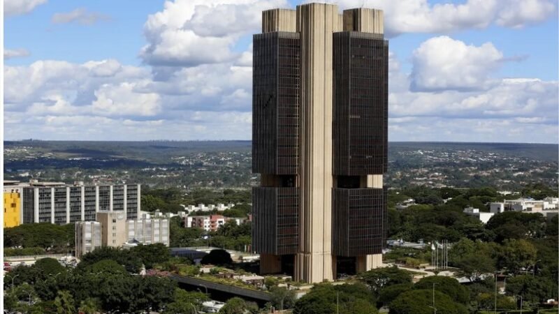 Dívida bruta do governo sobe para R$ 10,8 trilhões e alcança 81,9% do PIB