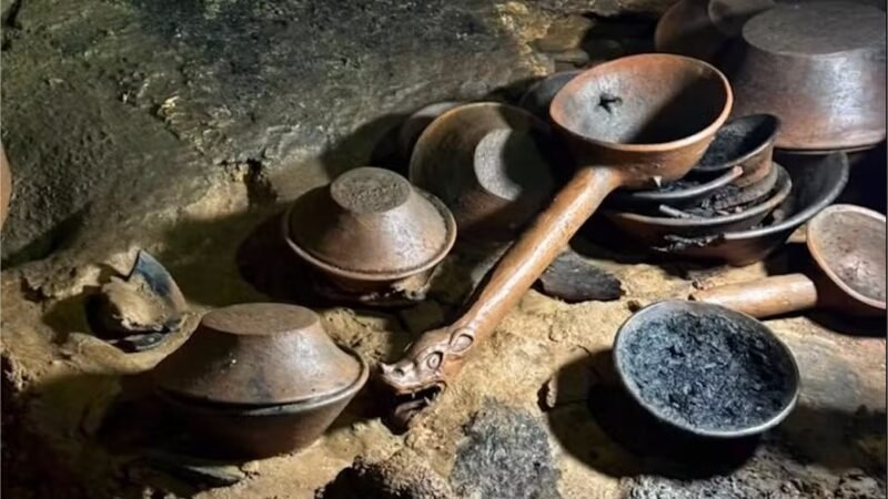 Caverna inacessível preservou objetos ritualísticos de 1100 anos; fotos