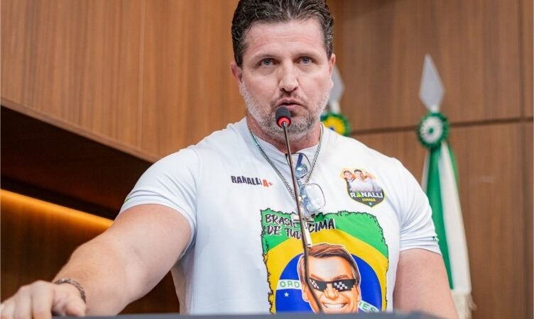 Abilio sanciona lei de Ranalli que cria programa para ajudar pessoas vulneráveis a retornarem à cidade de origem