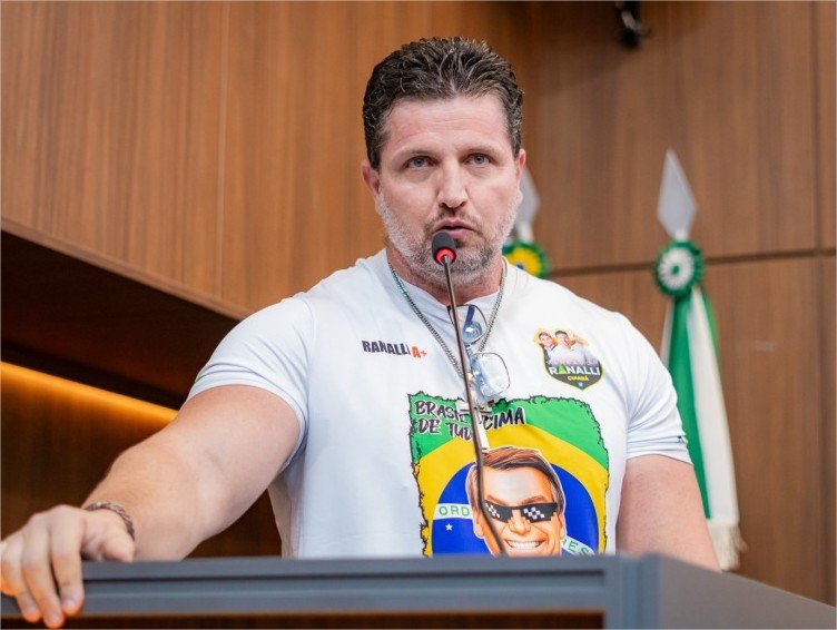Abilio sanciona lei de Ranalli que cria programa para ajudar pessoas vulneráveis a retornarem à cidade de origem