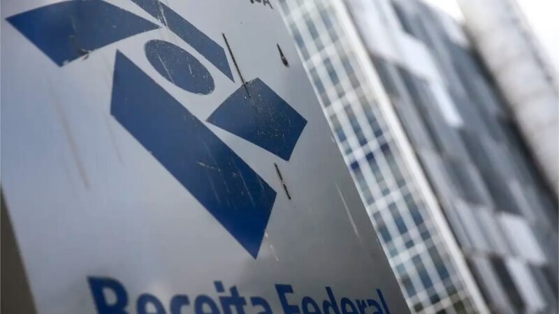 Receita paga nesta segunda último lote de restituição do IR 2026