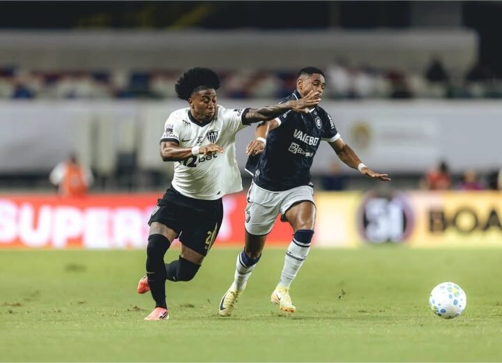 Em jogo eletrizante, Remo e Atlético ficam no empate pelo Brasileirão