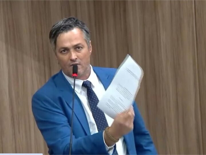 Rogerinho da Dakar apresenta pedido de CPI para investigar gestão do DAE-VG; requerimento é indeferido por falta de assinaturas
