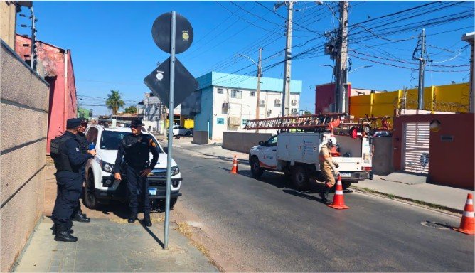Polícia Civil prende gerente de mercado e eletrecista por furto de energia em bairro de Cuiabá