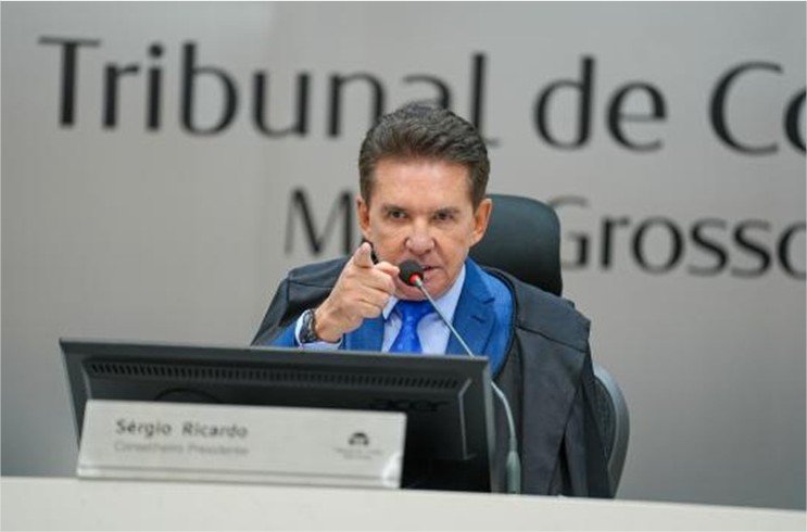 Sérgio Ricardo defende incentivo fiscal à indústria do cimento para garantir casa popular e estradas de qualidade