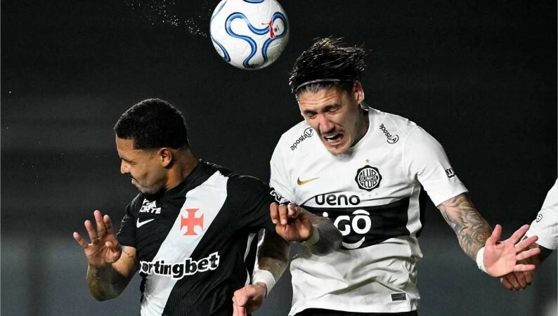 Vasco domina, mas fica no empate com Olimpia na Sul-Americana