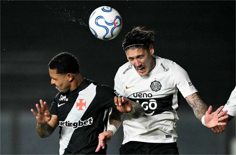 Vasco domina, mas fica no empate com Olimpia na Sul-Americana