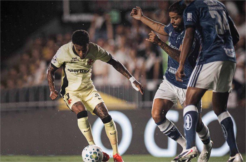 Vasco vence Cruzeiro, encerra jejum e deixa o Z4 do Brasileirão